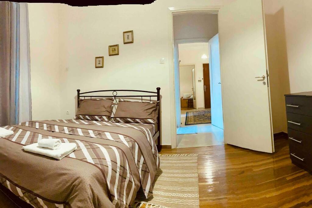 B&J City Center Apartment Kalamata Ngoại thất bức ảnh